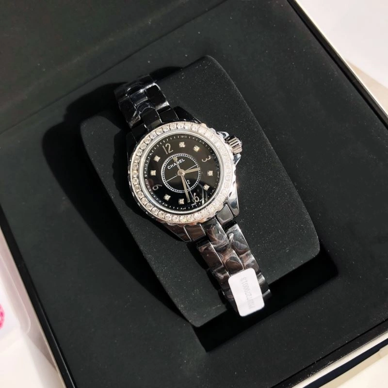 Snug CHANEL Watches 181279