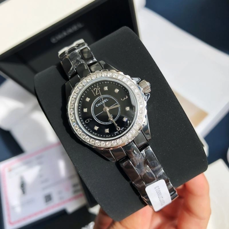 Snug CHANEL Watches 181279