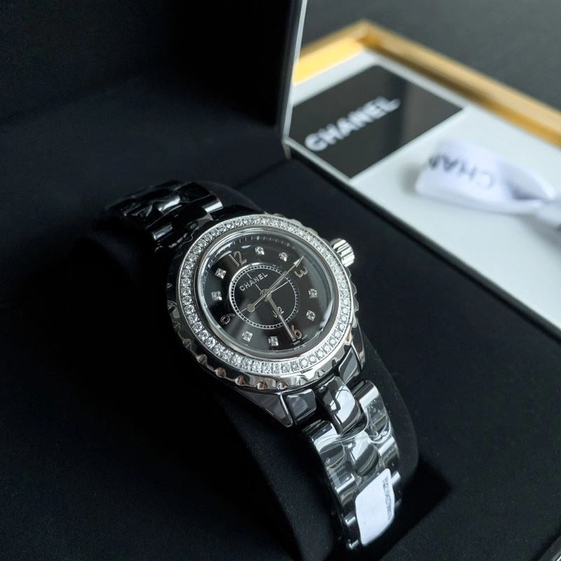 Soft CHANEL Watches 181275