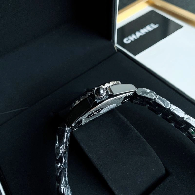 Soft CHANEL Watches 181275