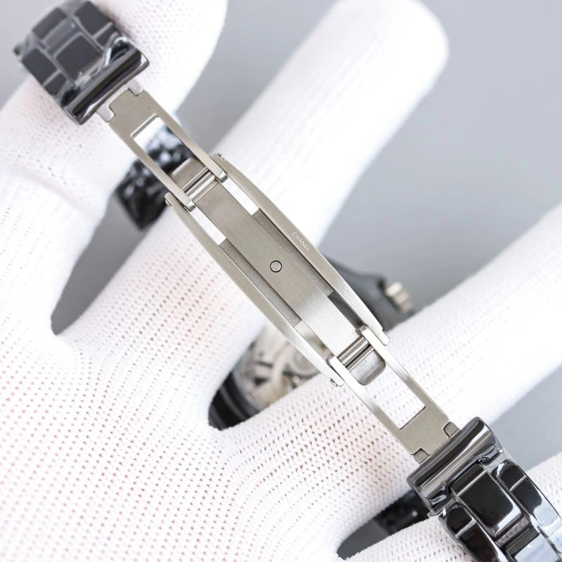 Unisex CHANEL Watches 181252
