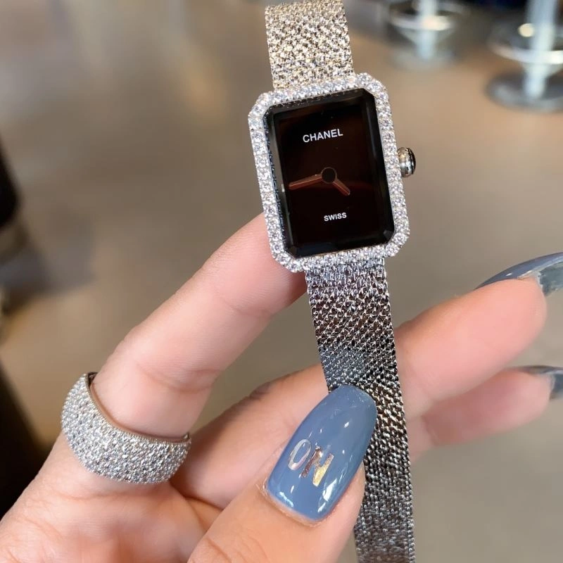 CHANEL Watches Unique 181235
