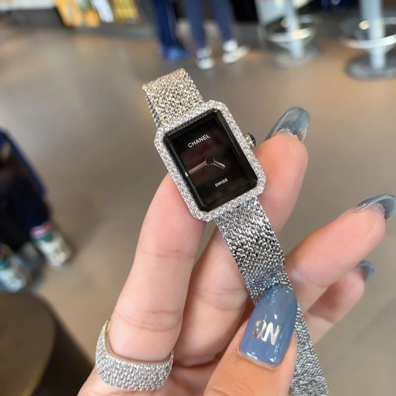CHANEL Watches Unique 181235