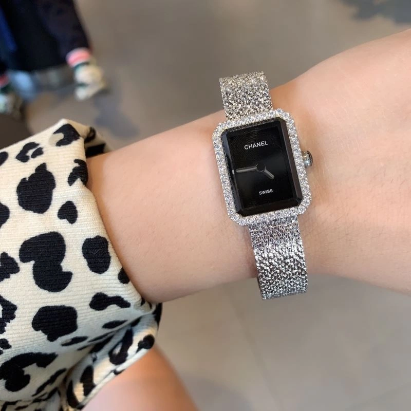 CHANEL Watches Unique 181235