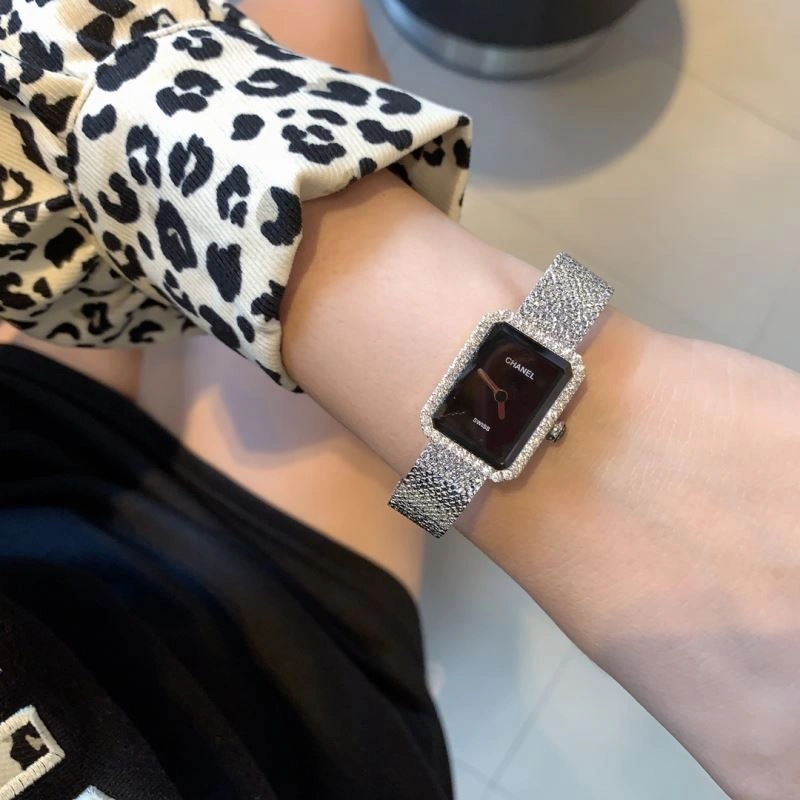 CHANEL Watches Unique 181235