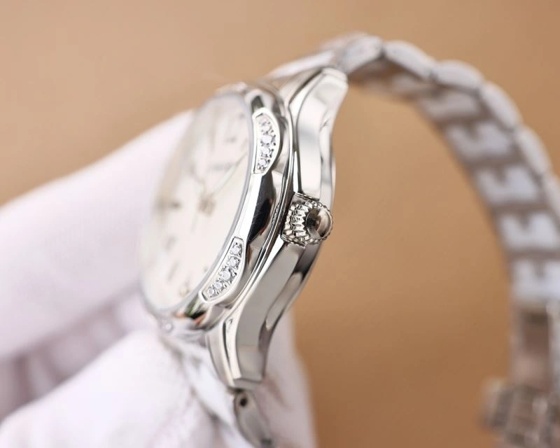 Sporty CHANEL Watches 181257
