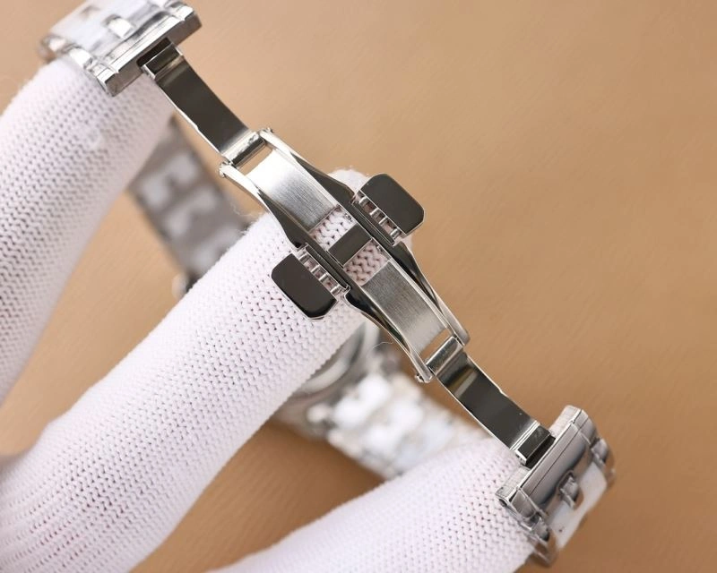 Sporty CHANEL Watches 181257