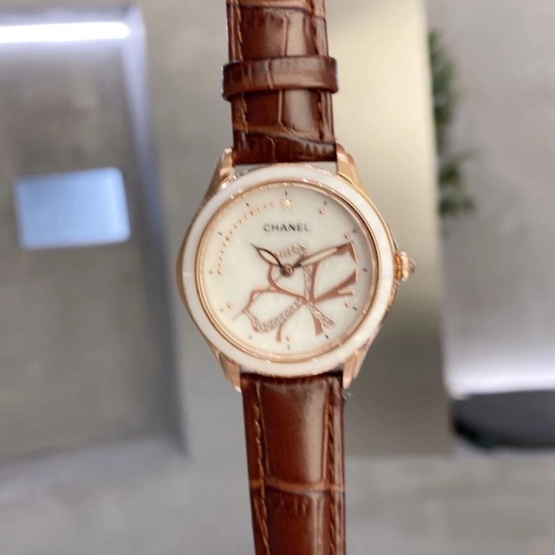 Minimalist CHANEL Watches 181260
