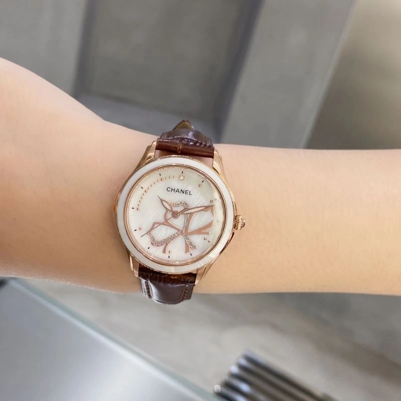 Minimalist CHANEL Watches 181260