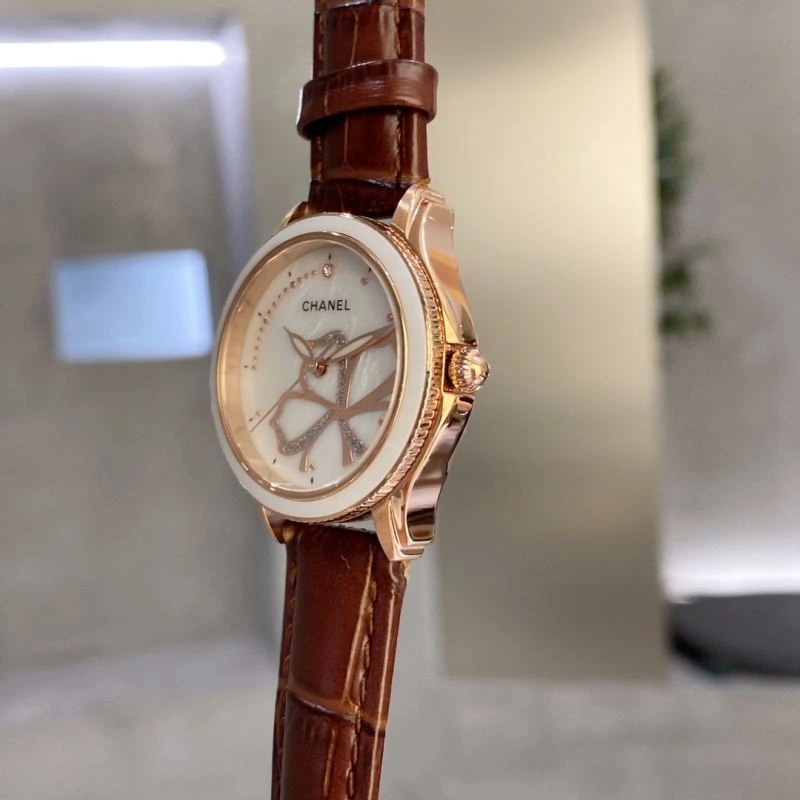 Minimalist CHANEL Watches 181260