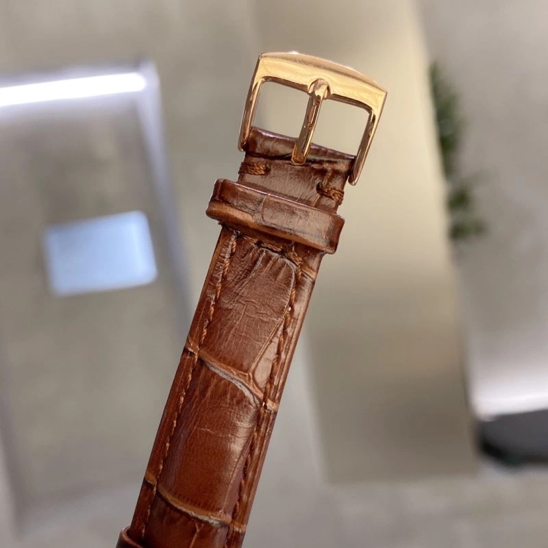 Minimalist CHANEL Watches 181260