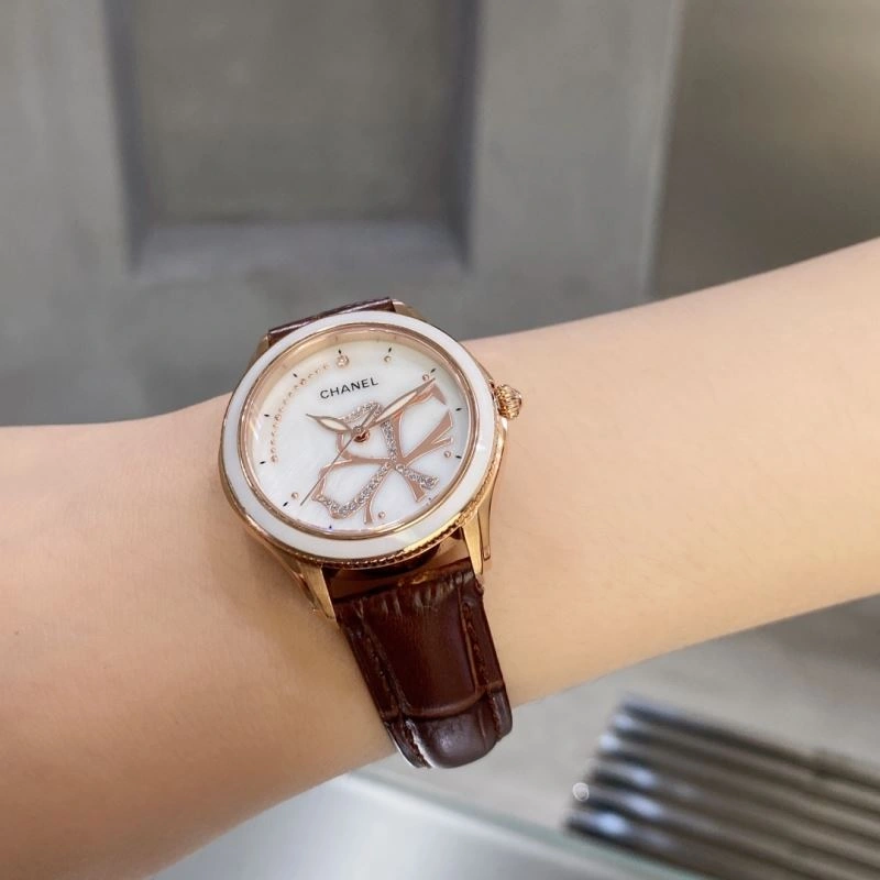 Minimalist CHANEL Watches 181260