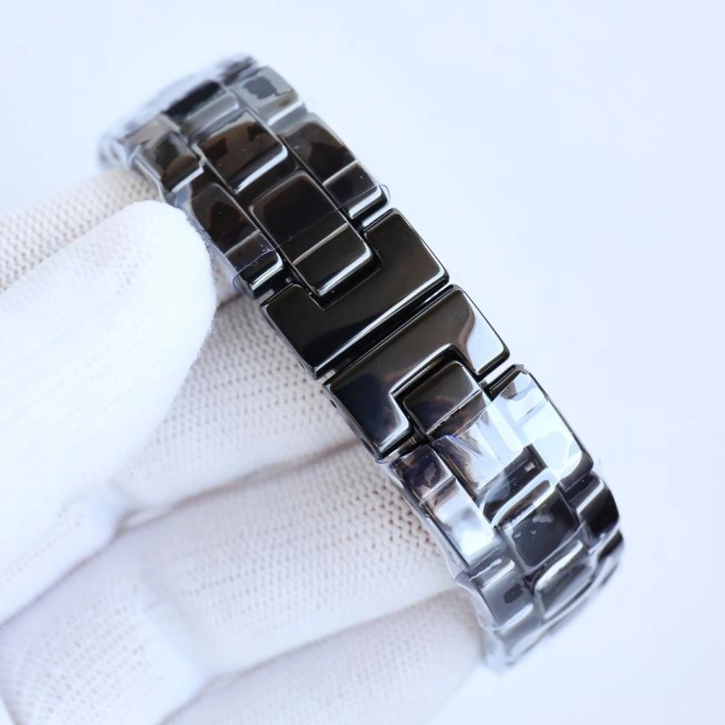 Contemporary CHANEL Watches 181253