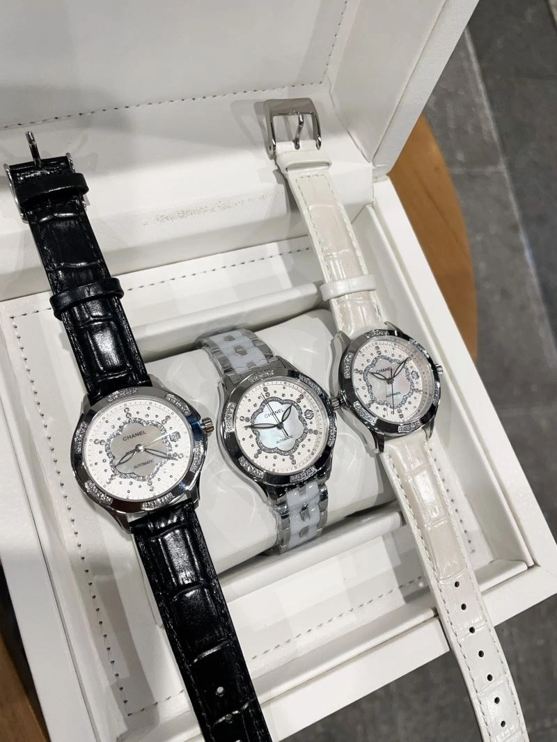 Versatile CHANEL Watches 181250