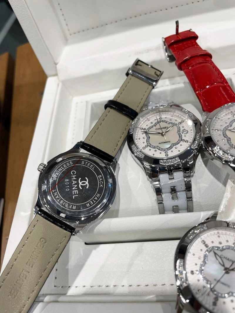 Versatile CHANEL Watches 181250