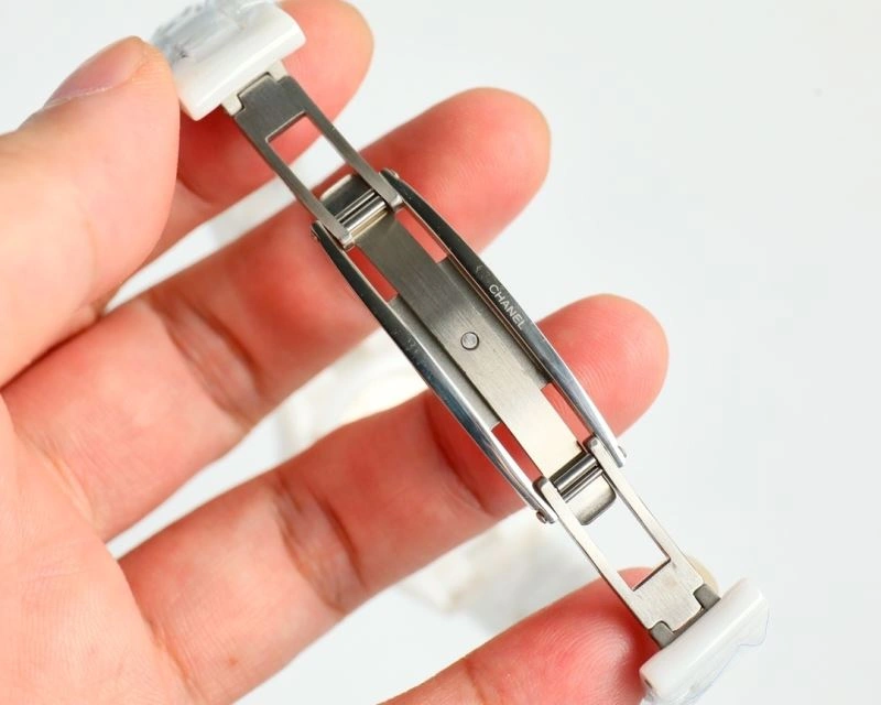 WellDesigned CHANEL Watches 181238