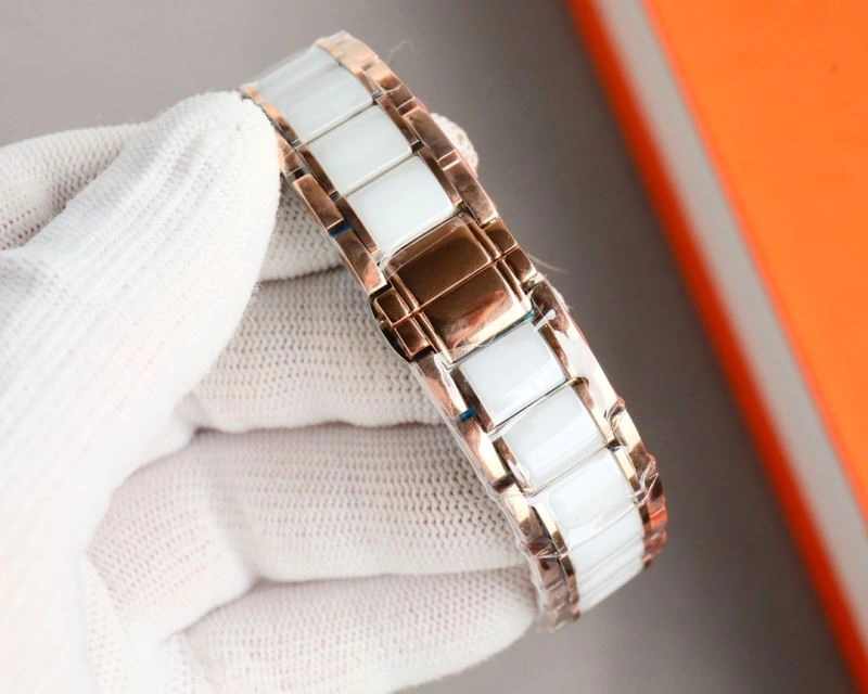 Bright CHANEL Watches 181243