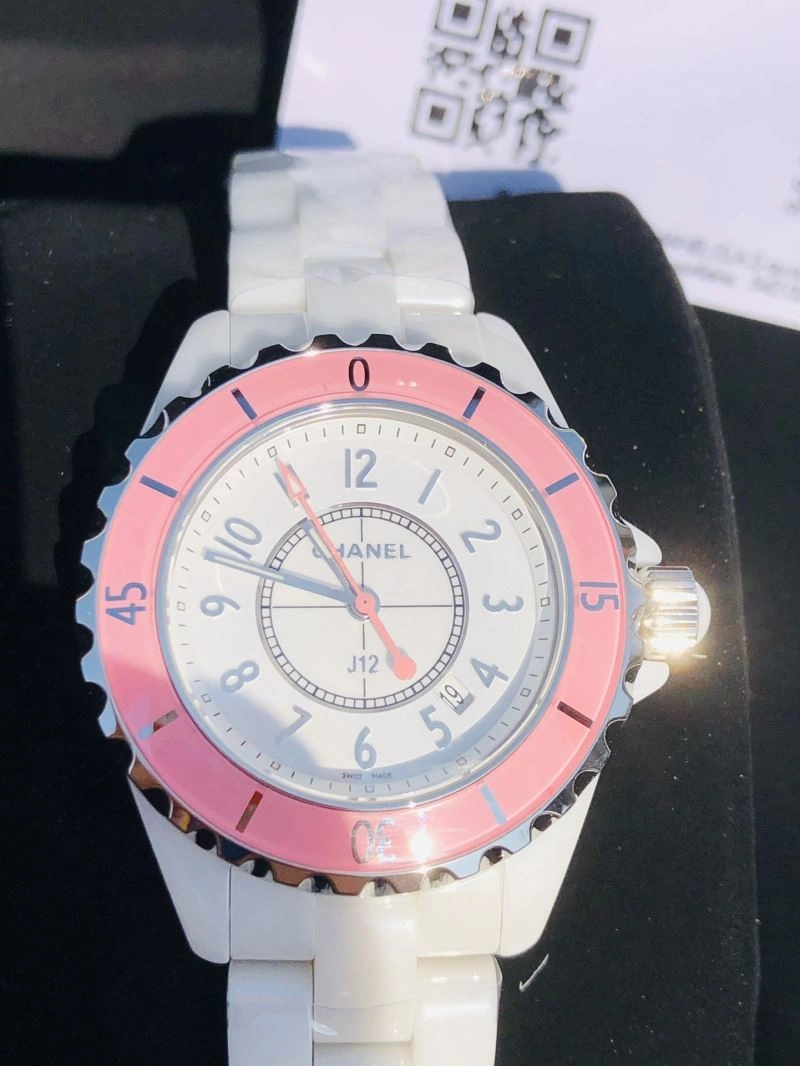 Versatile CHANEL Watches 181208