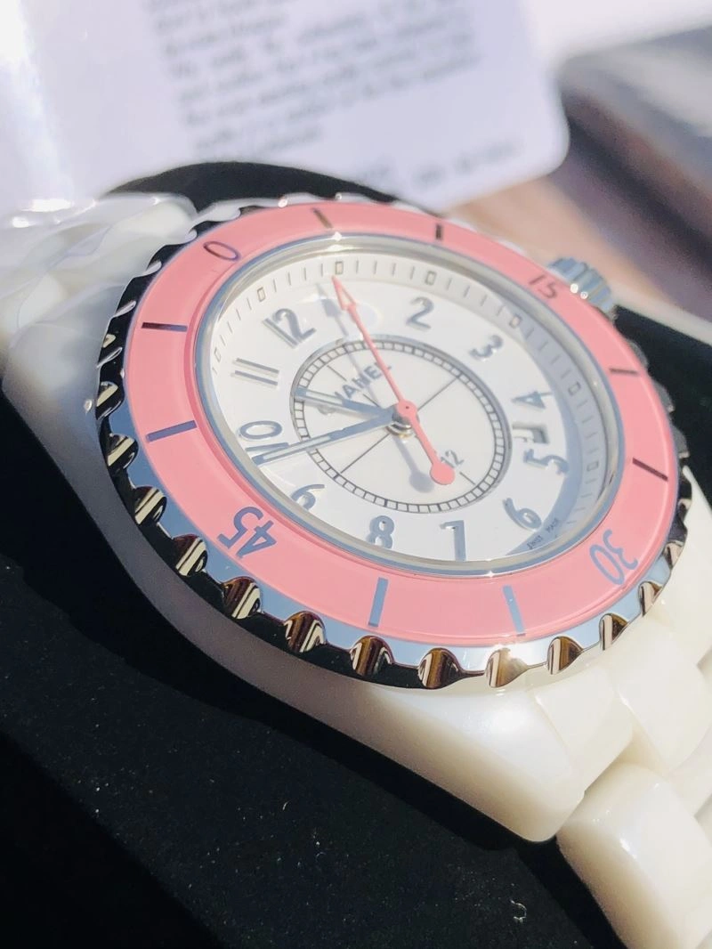 Versatile CHANEL Watches 181208
