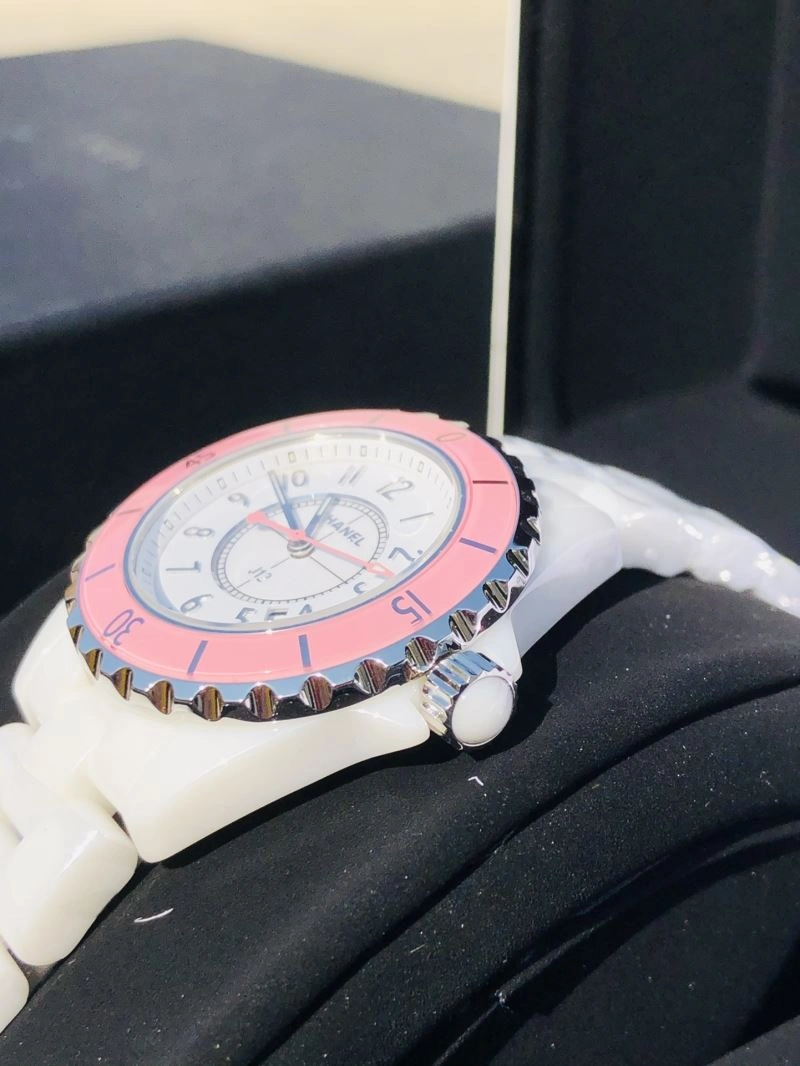 Versatile CHANEL Watches 181208