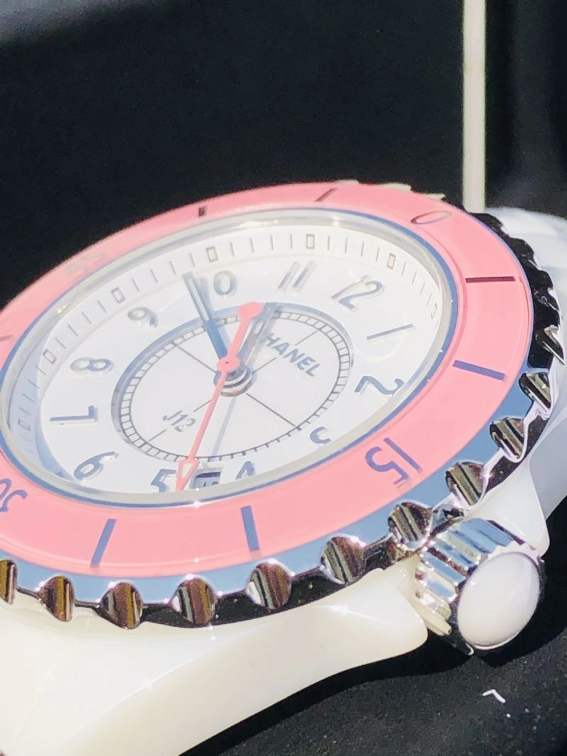 Versatile CHANEL Watches 181208