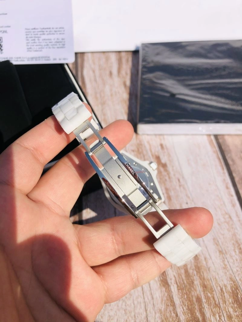 Versatile CHANEL Watches 181208