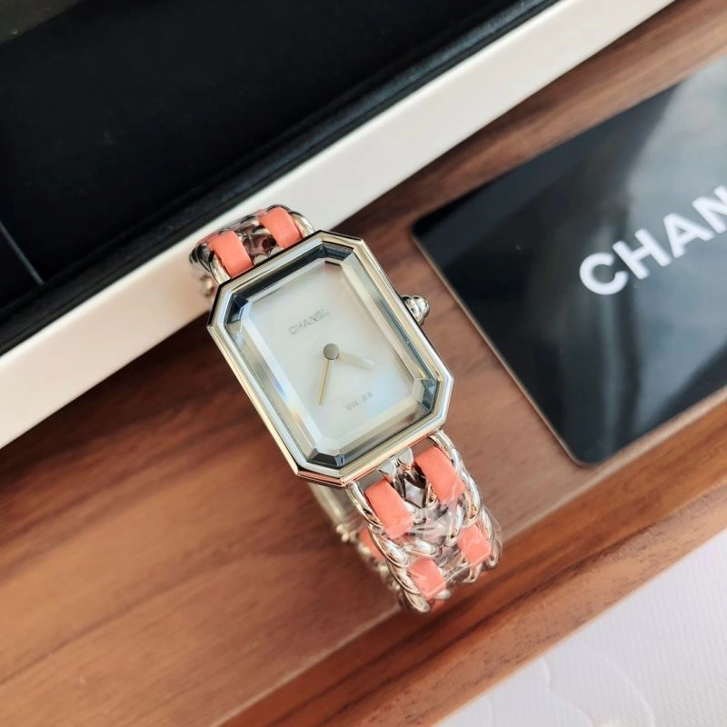 WellDesigned CHANEL Watches 181205