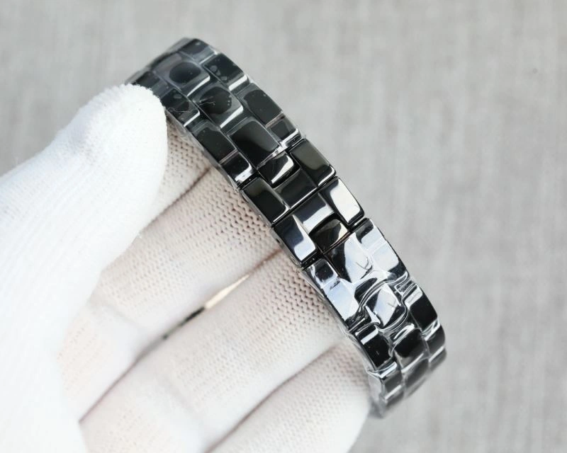 ZeroBulk CHANEL Watches 181186