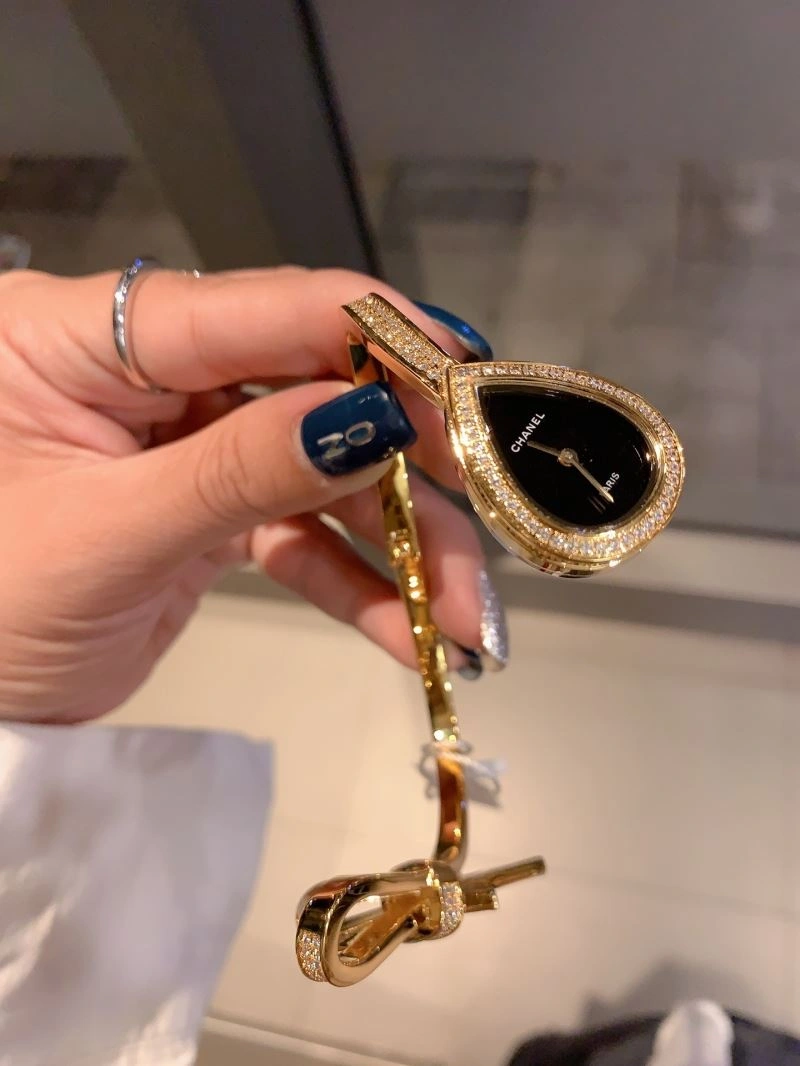 WellDesigned CHANEL Watches 181155
