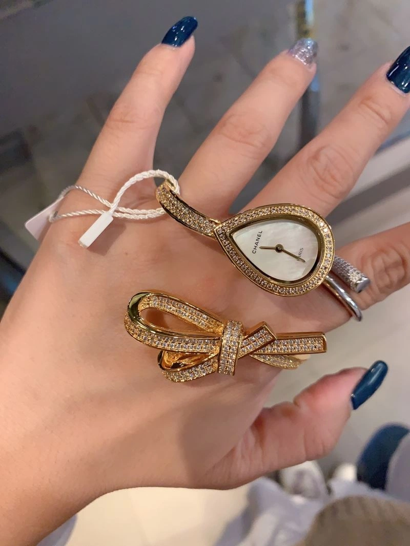 WellDesigned CHANEL Watches 181155