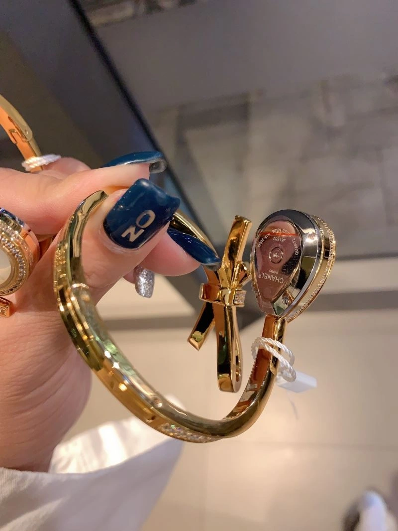 WellDesigned CHANEL Watches 181155