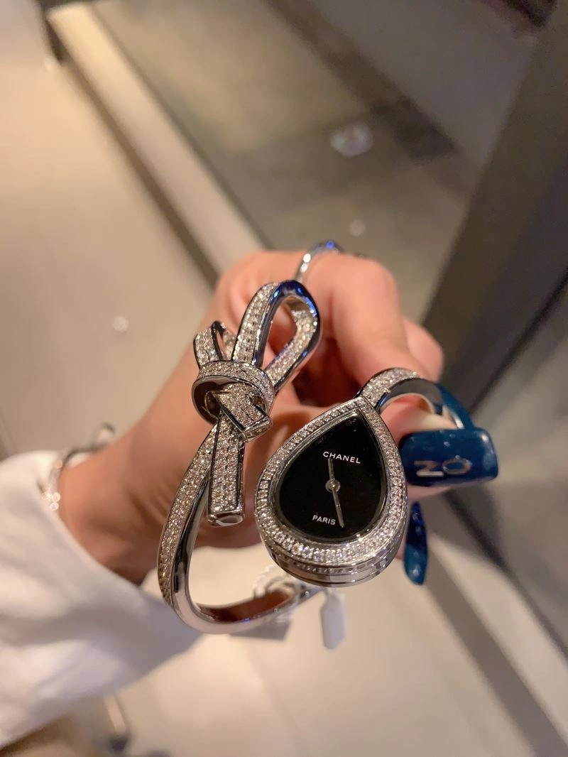 Youthful CHANEL Watches 181152