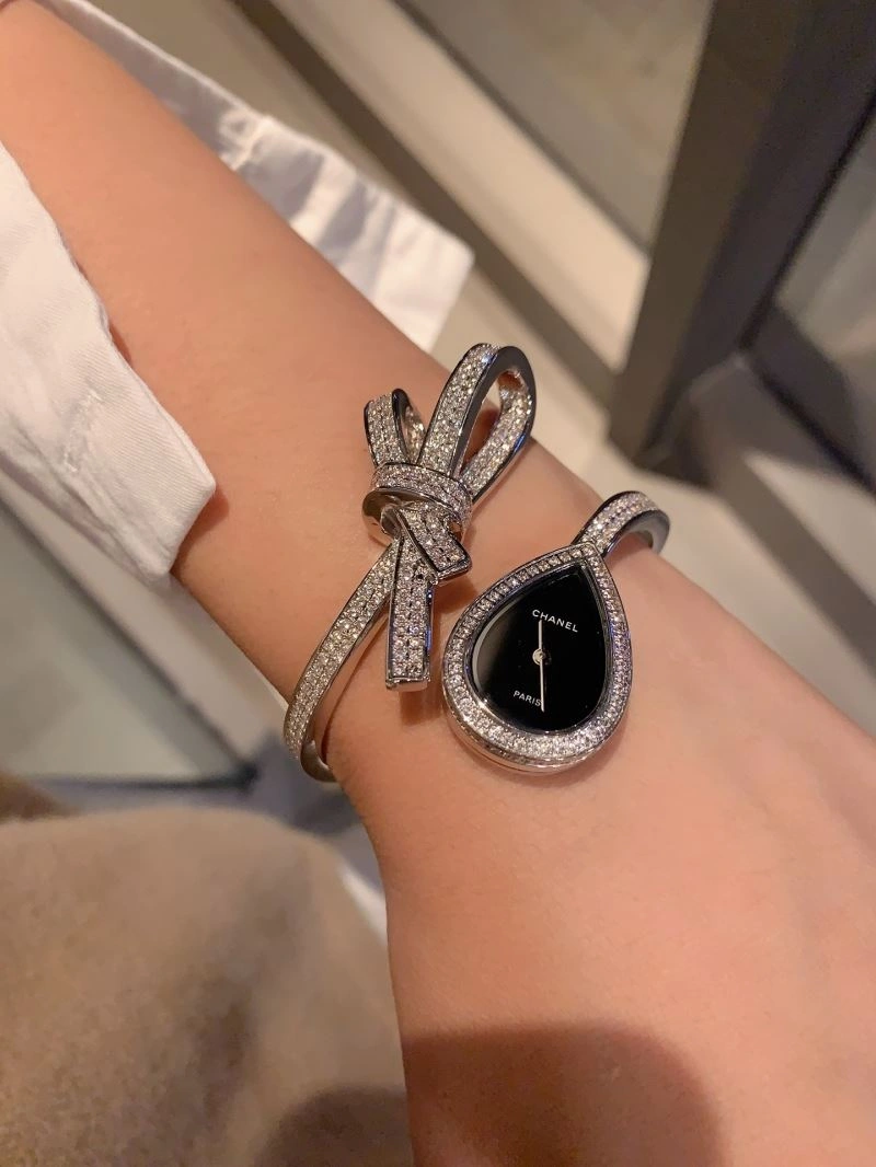 Youthful CHANEL Watches 181152