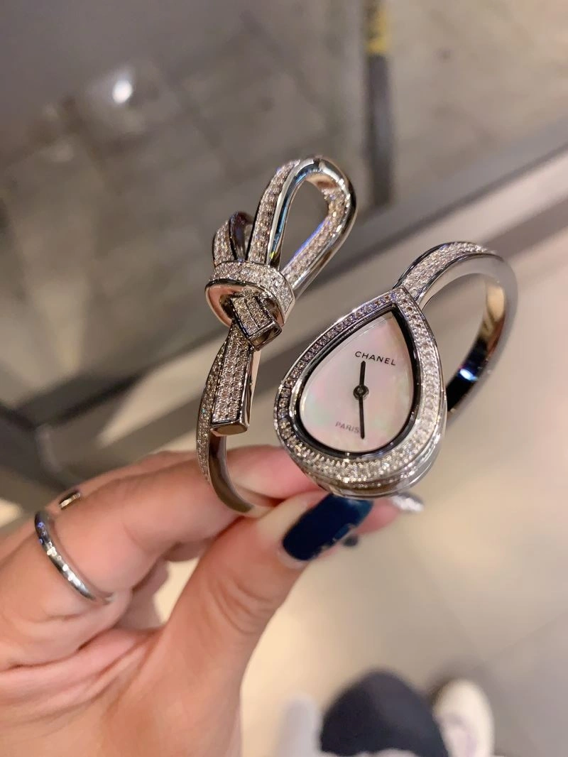 Youthful CHANEL Watches 181152