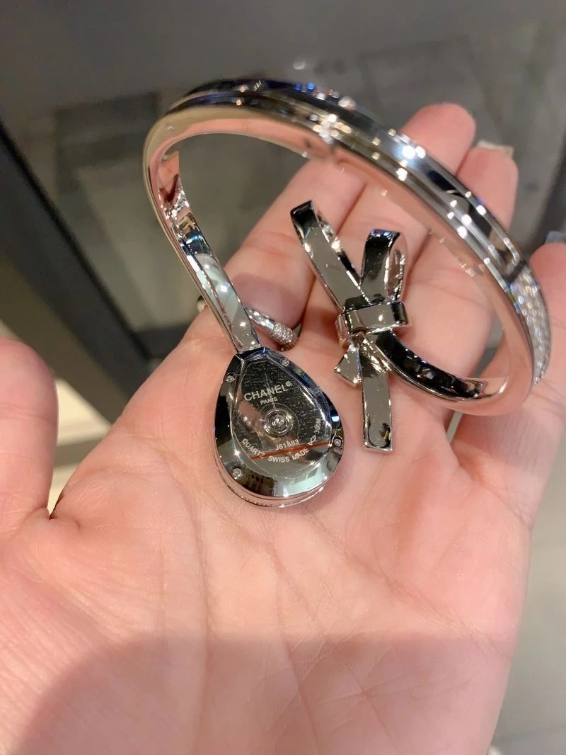 Youthful CHANEL Watches 181152