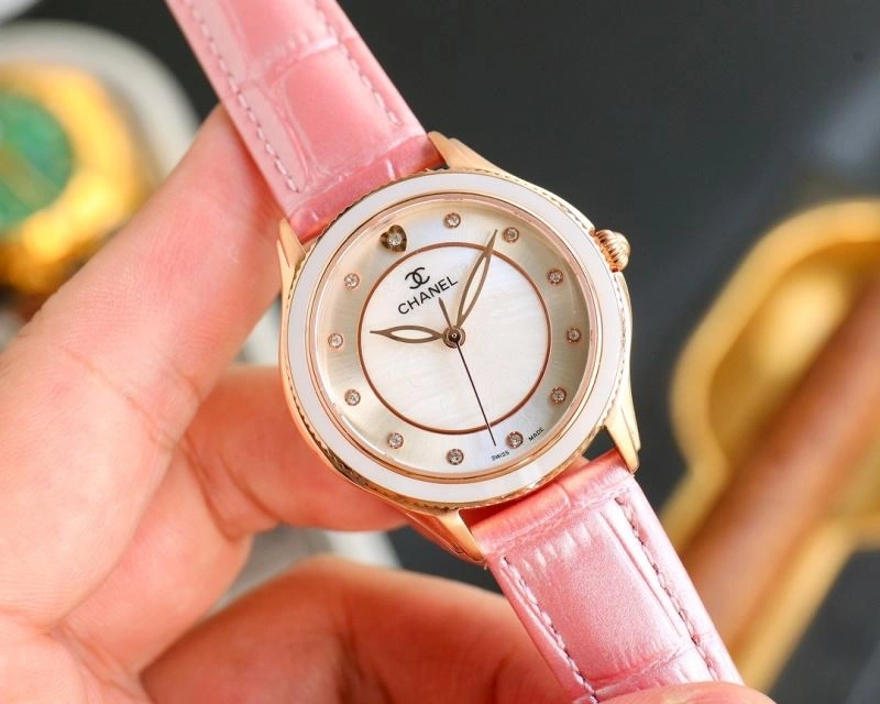 Versatile CHANEL Watches 181168