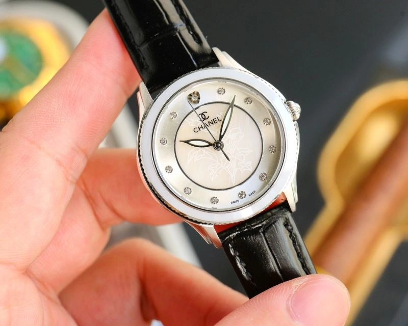 Versatile CHANEL Watches 181168