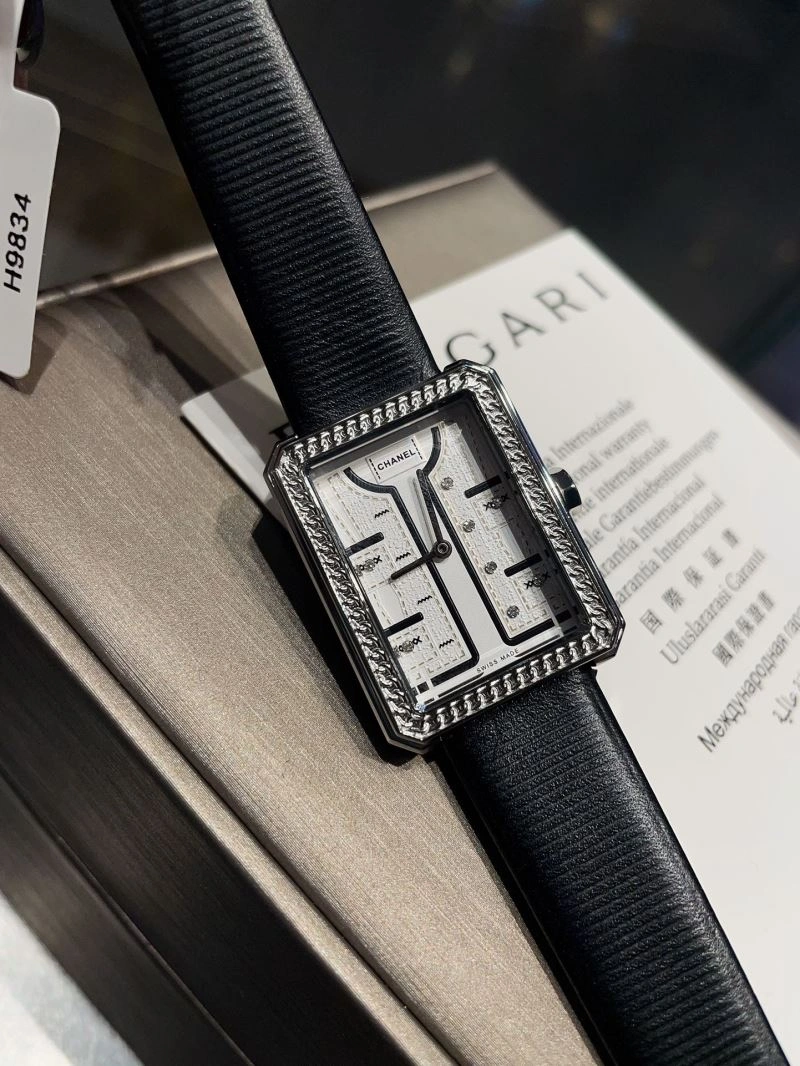 CHANEL Watches Fashionable 181163
