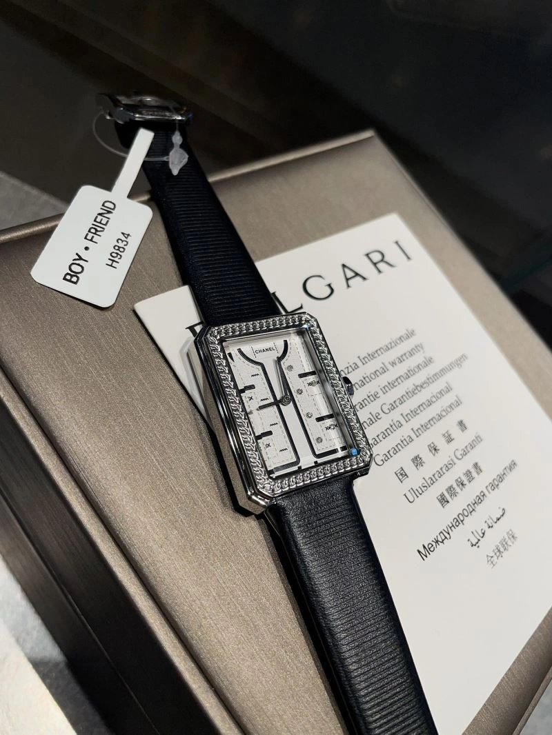 CHANEL Watches Fashionable 181163