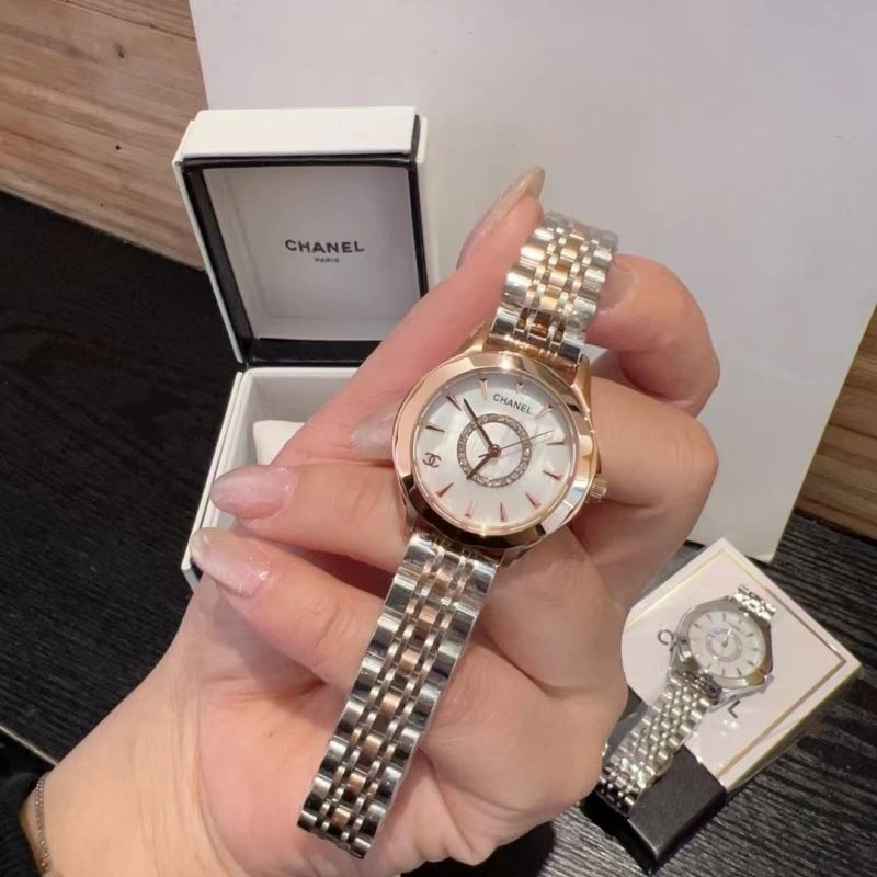 Compact CHANEL Watches 181153
