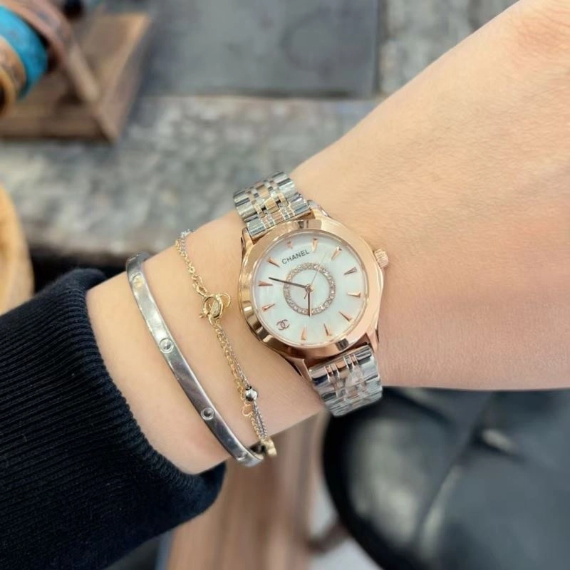 Compact CHANEL Watches 181153