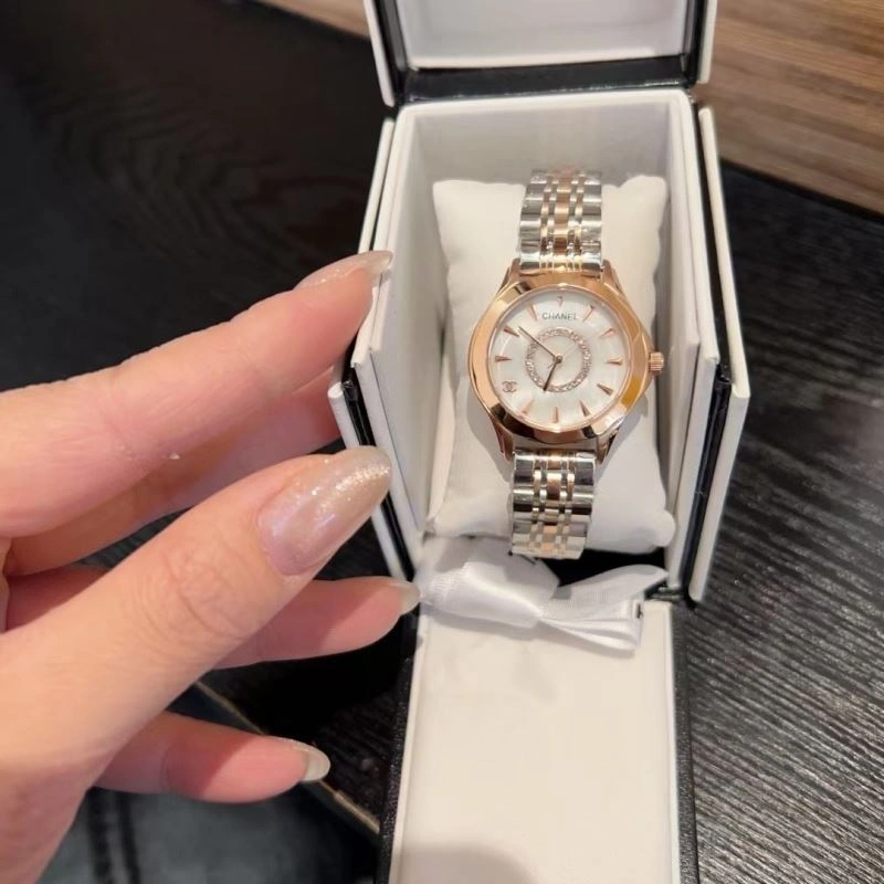 Compact CHANEL Watches 181153
