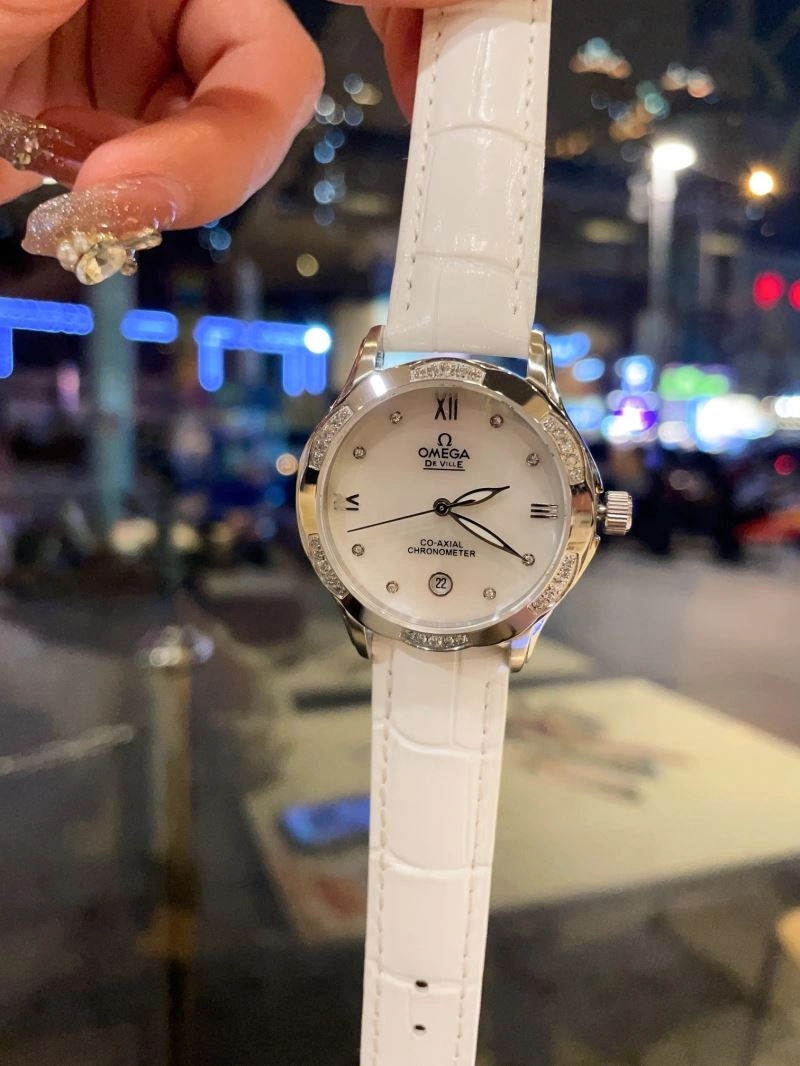 StreetReady CHANEL Watches 181404