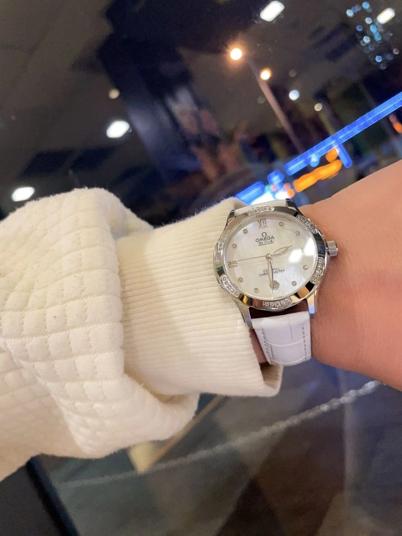 StreetReady CHANEL Watches 181404