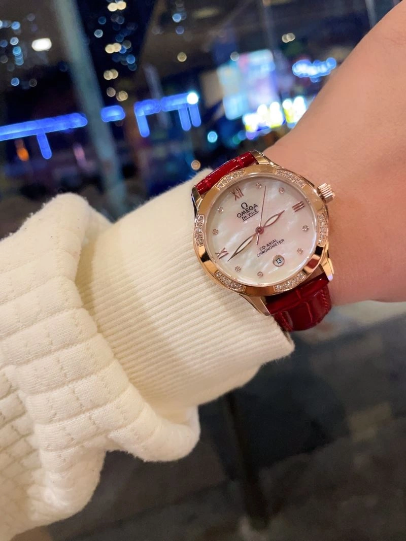 StreetReady CHANEL Watches 181404