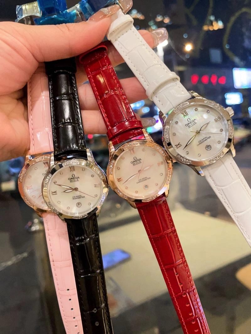 StreetReady CHANEL Watches 181404