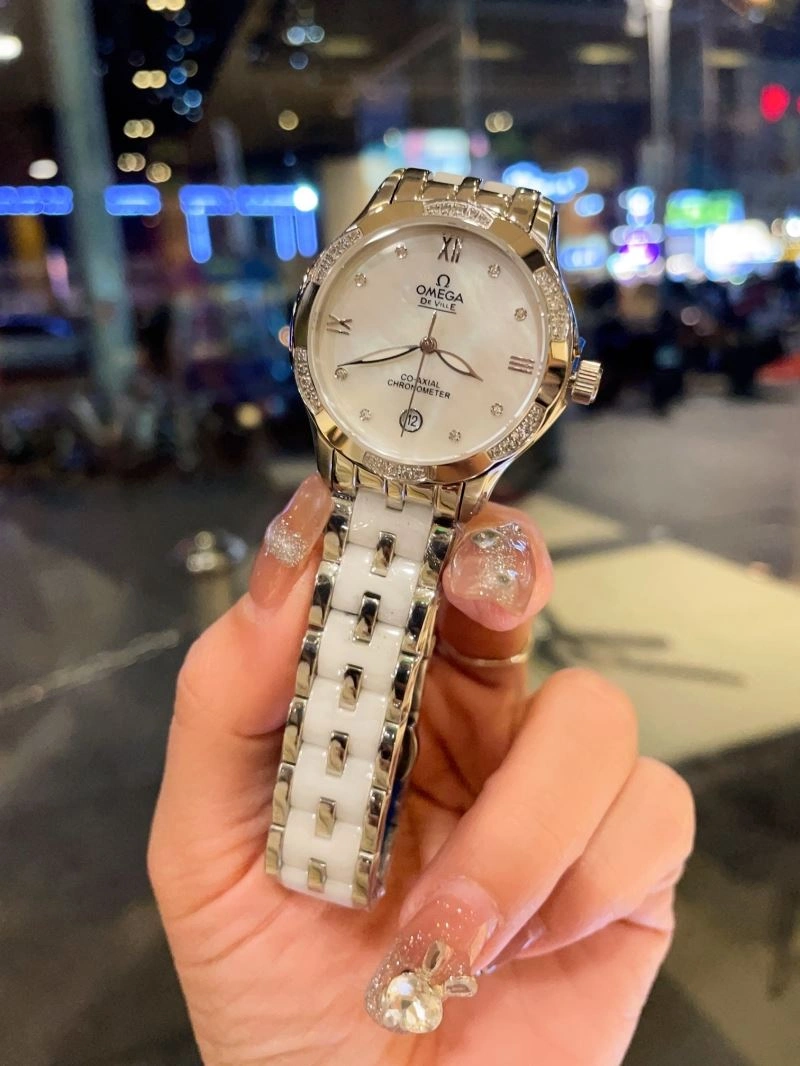 Attractive CHANEL Watches 181410