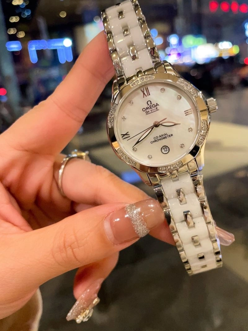 Attractive CHANEL Watches 181410