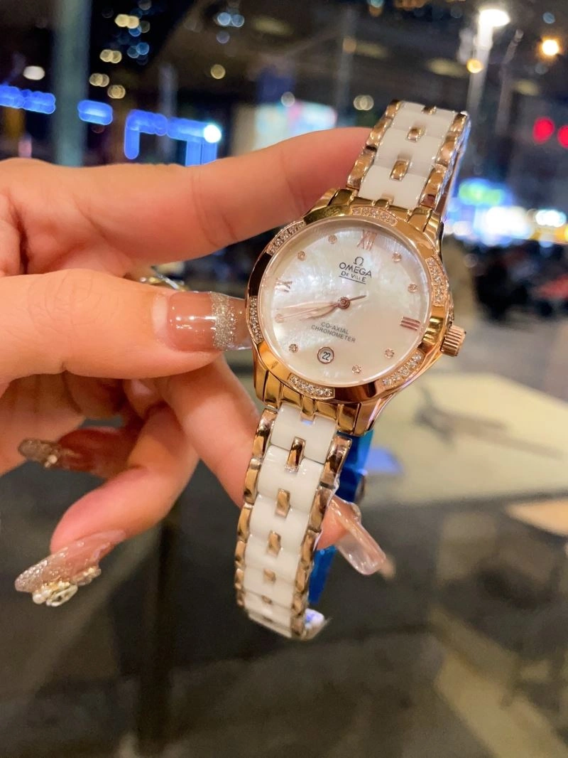 Attractive CHANEL Watches 181410