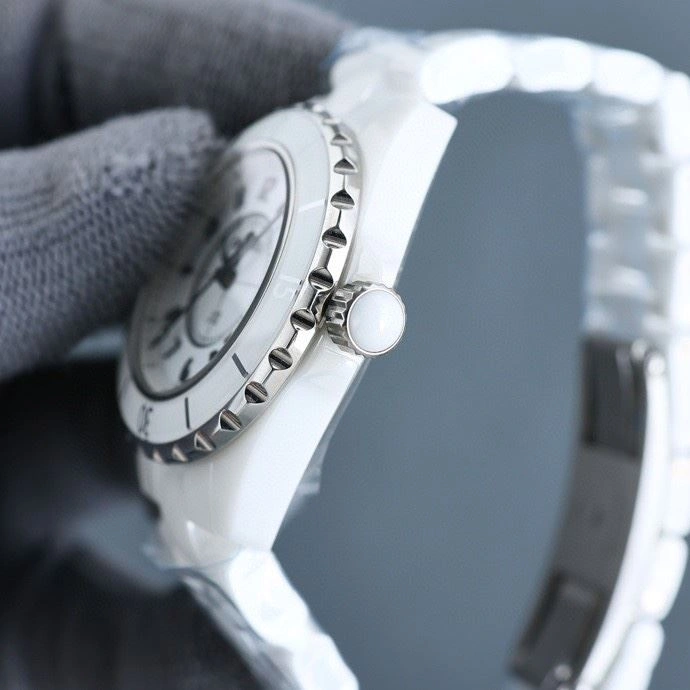 Youthful CHANEL Watches 181394